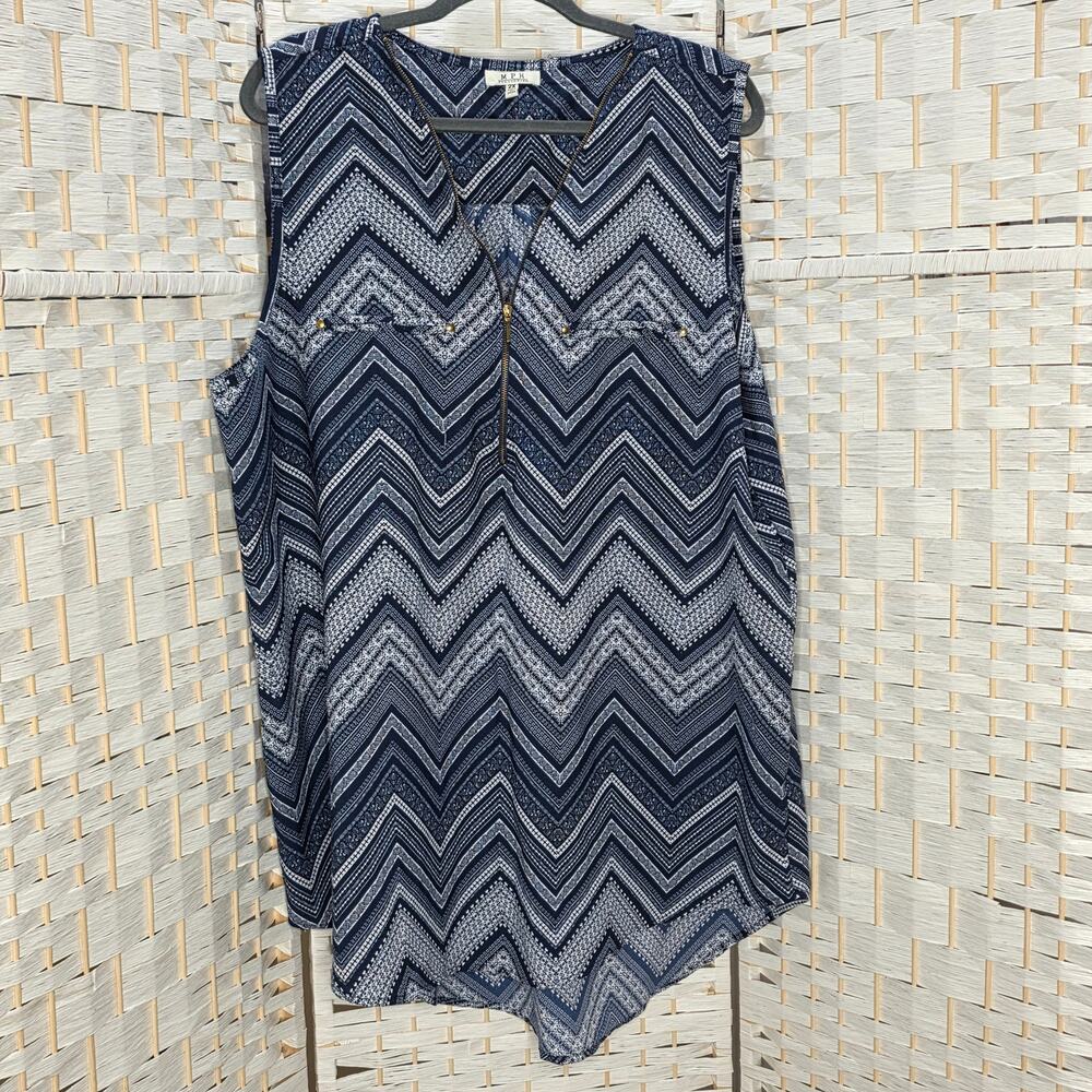 MPH Collection Women's Size 2x Blue White Chevron Print Sleeveless Pre-loved